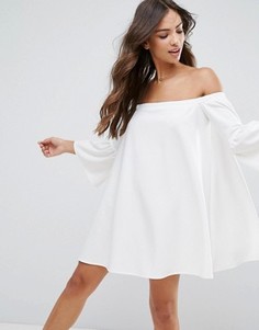 Платье с открытыми плечами и рукавами клеш ASOS - Белый