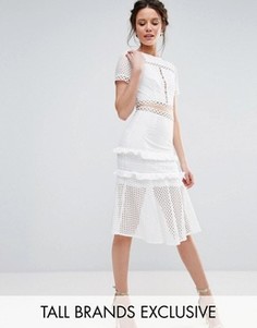Кружевное платье с вырезами и оборкой на подоле True Decadence Tall - Белый