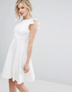 Короткое приталенное платье с плиссированными рукавами-оборками Club L - Белый