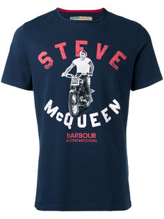 футболка с принтом мотоциклиста Steve McQueen  Barbour