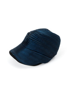 плиссированная шляпа Issey Miyake
