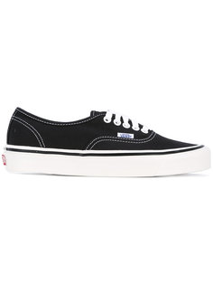 классические кеды со шнуровкой Vans