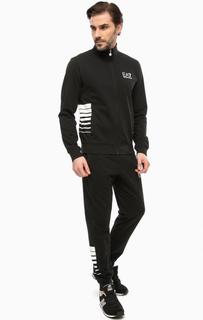 Черный костюм с контрастным принтом EA7