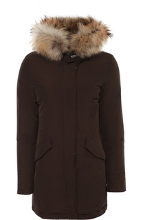 Пуховик с меховой отделкой капюшона Woolrich