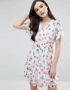 Короткое приталенное платье с цветочным принтом Pussycat London - Белый