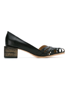 leather pumps Manolita