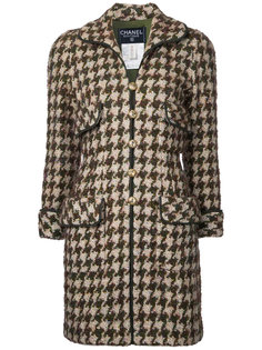 single breasted tweed coat Chanel Vintage