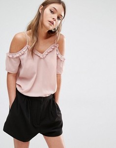 Топ с открытыми плечами и оборками по краю Fashion Union - Розовый