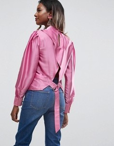 Блузка в стиле 80-х с высоким воротником, открытой спиной и D-образным кольцом ASOS - Розовый