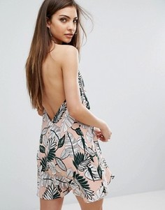 Цельнокройное платье с принтом листьев PrettyLittleThing - Розовый