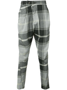 укороченные брюки с заниженным шаговым швом  Vivienne Westwood Man