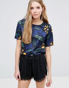 Топ с короткими рукавами и цветочным принтом Glamorous - Темно-синий