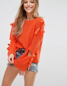 Джемпер в рубчик с завязками на рукавах ASOS - Оранжевый