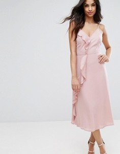 Платье миди на бретельках с оборкой PrettyLittleThing - Розовый