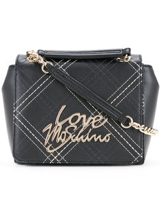 сумка через плечо с фирменной бляшкой Love Moschino
