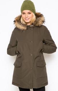 Пуховик цвета хаки из водонепроницаемой ткани Woolrich
