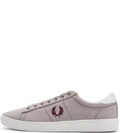 Серые кеды с логотипом бренда Fred Perry