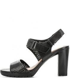 Кожаные босоножки с перфорацией Clarks