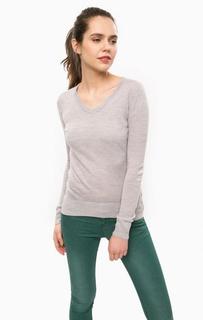 Трикотажный джемпер с треугольным вырезом Alcott