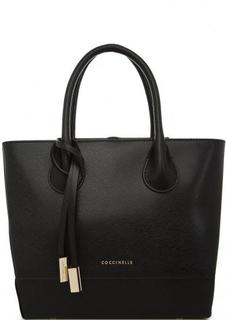 Сумка черного цвета из натуральной кожи Coccinelle
