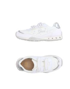 Низкие кеды и кроссовки Geox