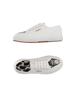 Низкие кеды и кроссовки Superga