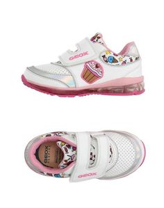 Низкие кеды и кроссовки Geox