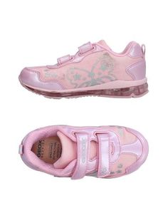 Низкие кеды и кроссовки Geox