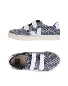 Низкие кеды и кроссовки Veja