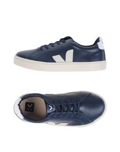 Низкие кеды и кроссовки Veja