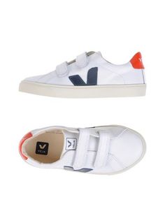 Низкие кеды и кроссовки Veja