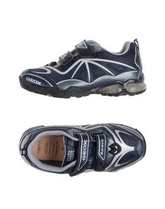 Низкие кеды и кроссовки Geox