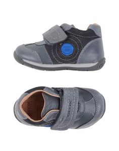 Низкие кеды и кроссовки Geox