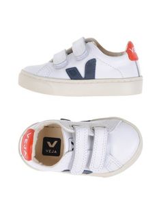 Низкие кеды и кроссовки Veja