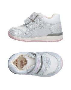 Низкие кеды и кроссовки Geox