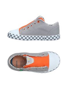 Низкие кеды и кроссовки Geox