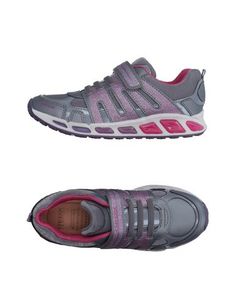 Низкие кеды и кроссовки Geox