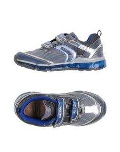 Низкие кеды и кроссовки Geox