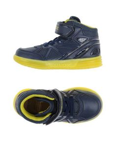 Низкие кеды и кроссовки Geox
