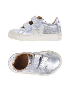 Низкие кеды и кроссовки Veja
