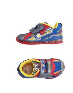 Низкие кеды и кроссовки Geox