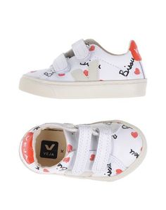 Низкие кеды и кроссовки Veja