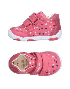 Низкие кеды и кроссовки Geox