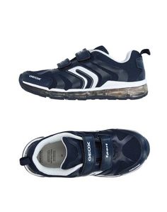 Низкие кеды и кроссовки Geox