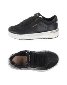 Низкие кеды и кроссовки Geox
