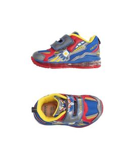 Низкие кеды и кроссовки Geox
