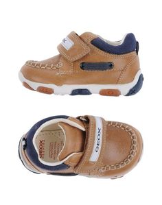 Низкие кеды и кроссовки Geox