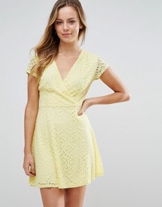 Короткое приталенное платье Wal G - Желтый
