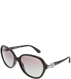 Солнцезащитные очки в пластиковой оправе Vogue