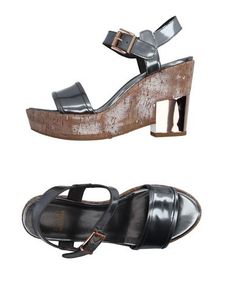 Сандалии Stuart Weitzman